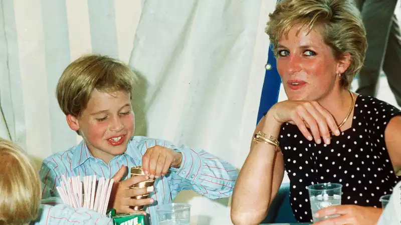 Prince William follows in Princess Diana's footsteps to raise awareness of homeless assistance