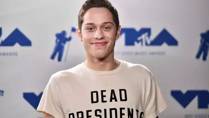 Pete Davidson gets emotional as he bids farewell to "Saturday Night Live"