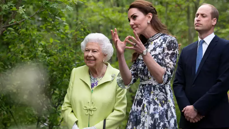 Kate Middleton was adorably nervous when the Queen visited her "back-to-nature" garden.