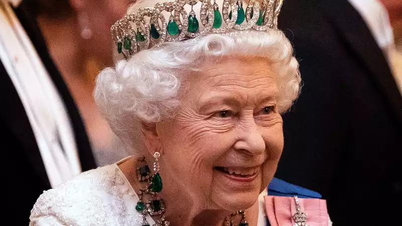 Queen Elizabeth, 96: Body Language Expert Discusses Her True Smile, "Wicked Sense of Humor," and Her Relationship with Kate Middleton