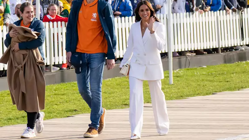 Meghan Markle shines in white power suit in the Netherlands