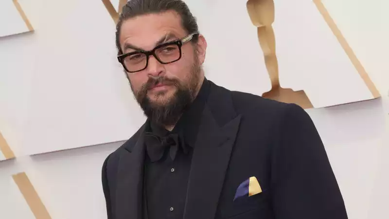 Jason Momoa Says He and Lisa Bonet "Are Not Back Together" on Oscars Red Carpet