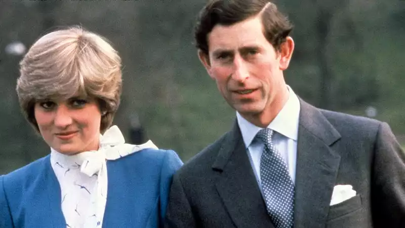 Princess Diana "laughed" at Charles' unromantic proposal.