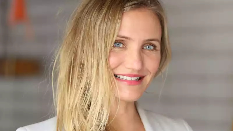 Cameron Diaz, now "like a beast," says she rarely washes her face.