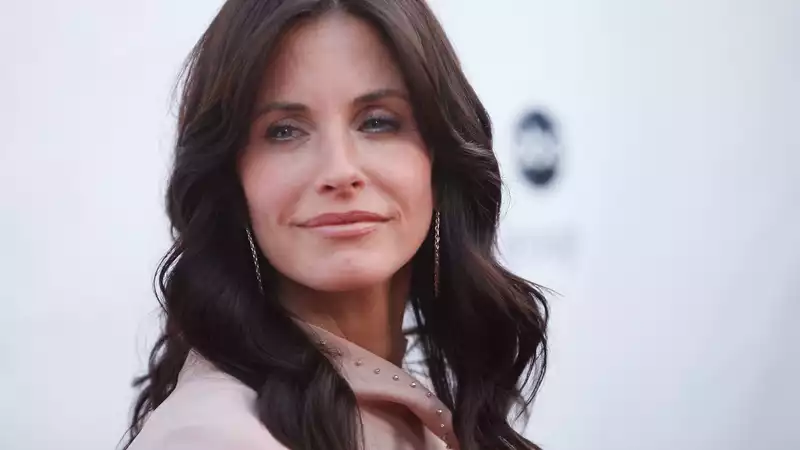 Courteney Cox Says She Hardly Remembers Filming 'Friends'