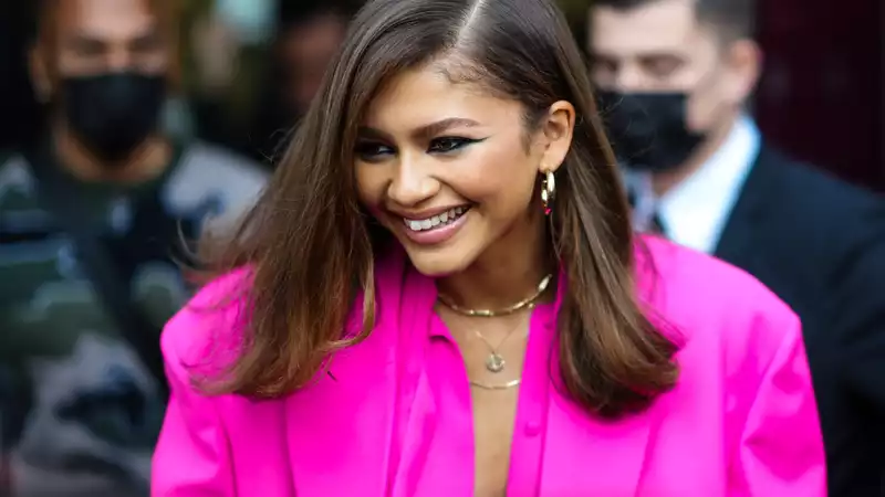 Zendaya turns heads in head-to-toe pink at the Valentino show in Paris.