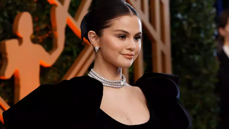 Selena Gomez Glamorous at SAG Awards: "Look at Her Now"