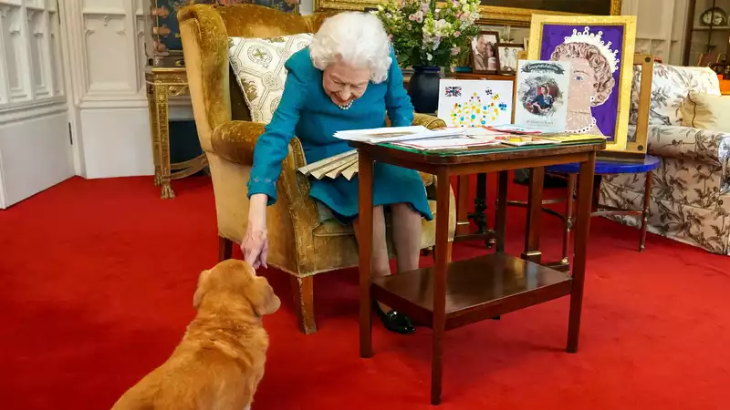 The Queen gives sweet words to her father on the occasion of the 70th anniversary of her reign as monarch.