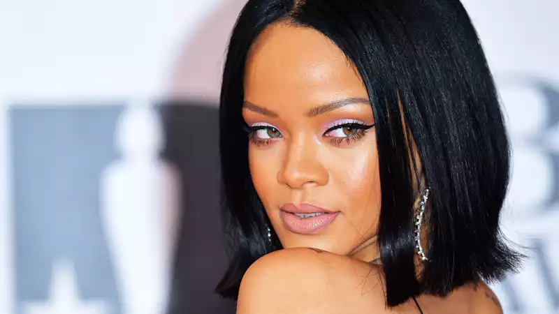 Rihanna posts birth photo on Instagram