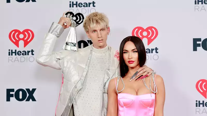 Megan Fox and Machine Gun Kelly Enjoy Bath Time