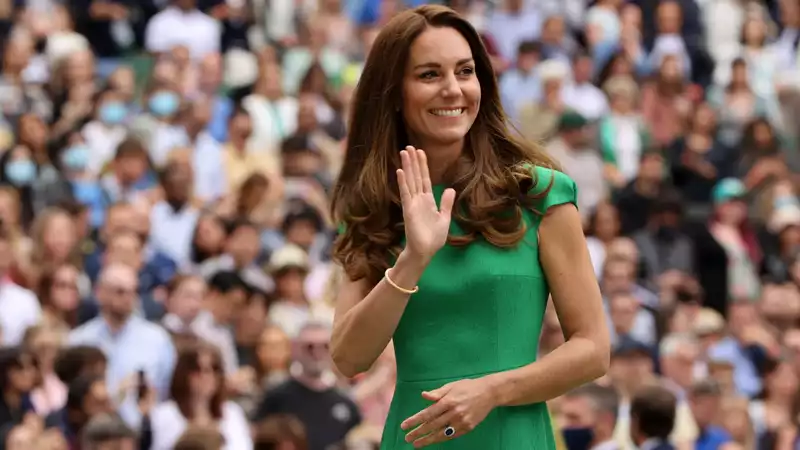 Kate Middleton once chased by paparazzi car, friend says