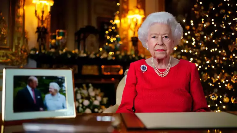 Queen pays beautiful tribute to Prince Philip in Christmas speech