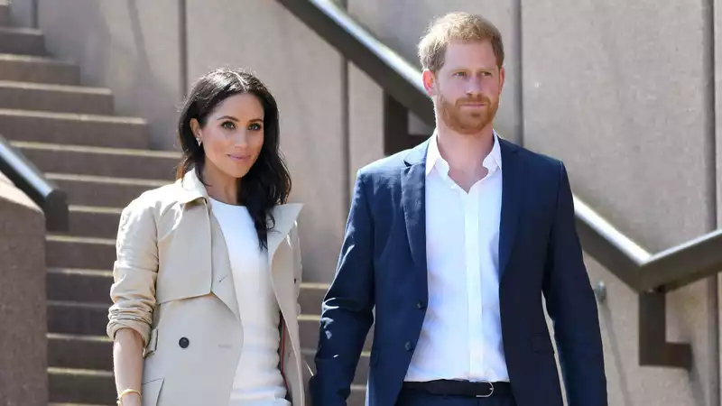 Meghan Markle and Prince Harry out in Los Angeles in J.Crew coats