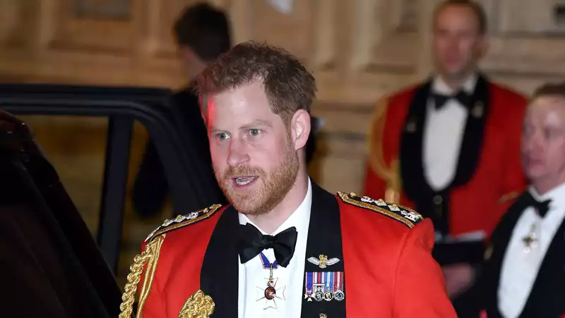 Prince Harry receives legal warning over "false and defamatory" article