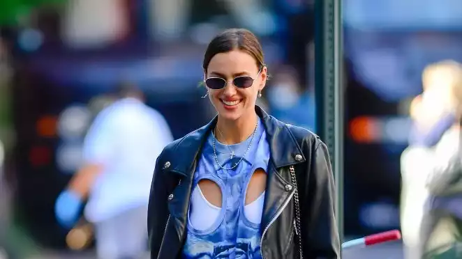 Irina Shayk, following in the footsteps of Regina George, wears a blue cutout top﻿