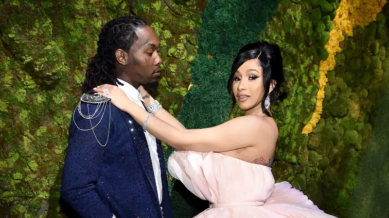 Cardi B. spotted kissing Offset a month after filing for divorce