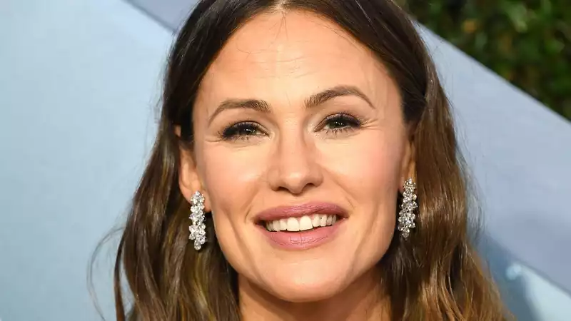 Jennifer Garner's adorably emotional reaction to the end of "The Office"