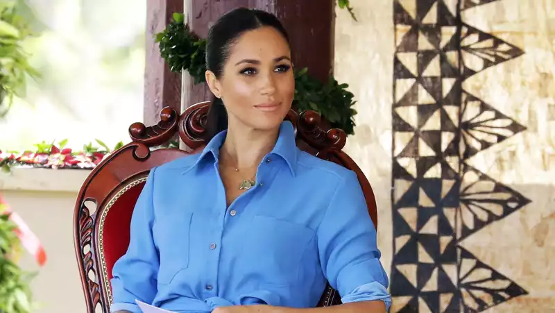 Meghan Markle's father is reportedly trying to get back in touch now that she is back in LA.