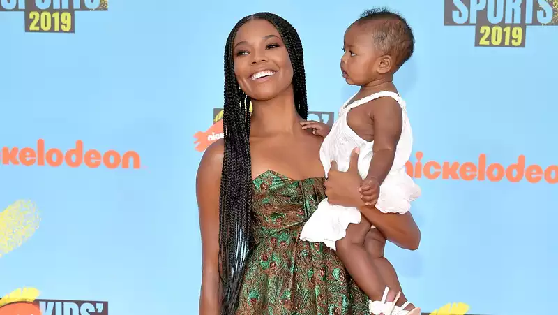 Gabrielle Union dances with her daughter Kaavia.