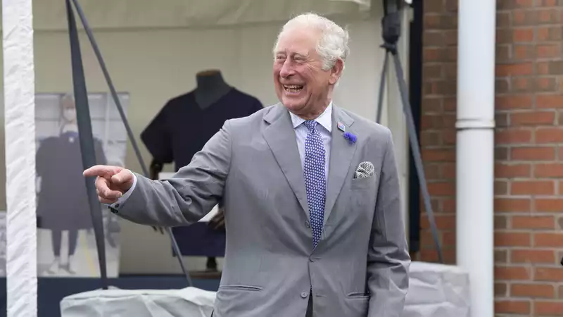 Prince Charles reacts perfectly when a man faints during a Royal Engagement conversation.