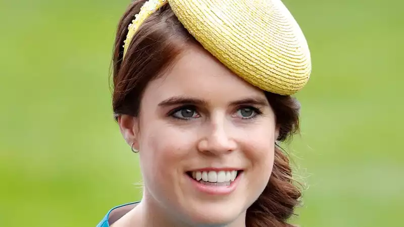 Princess Eugenie shows photos of her scars from scoliosis surgery she had at age 12.