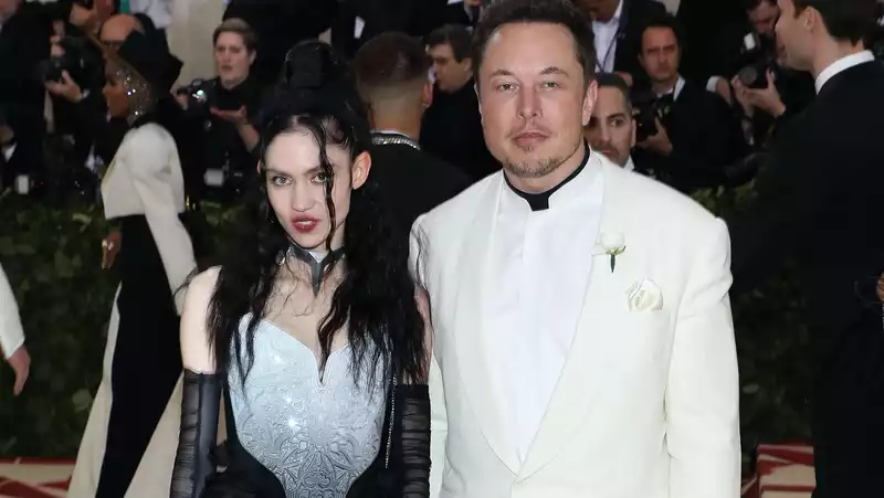 Grimes' mother accuses Elon Musk of "blowing MRA crap" weeks after Grimes gave birth.