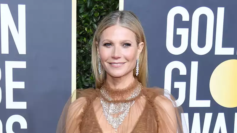 Gwyneth Paltrow Shares Rare Photo of Mini Daughter Apple on Her 16th Birthday