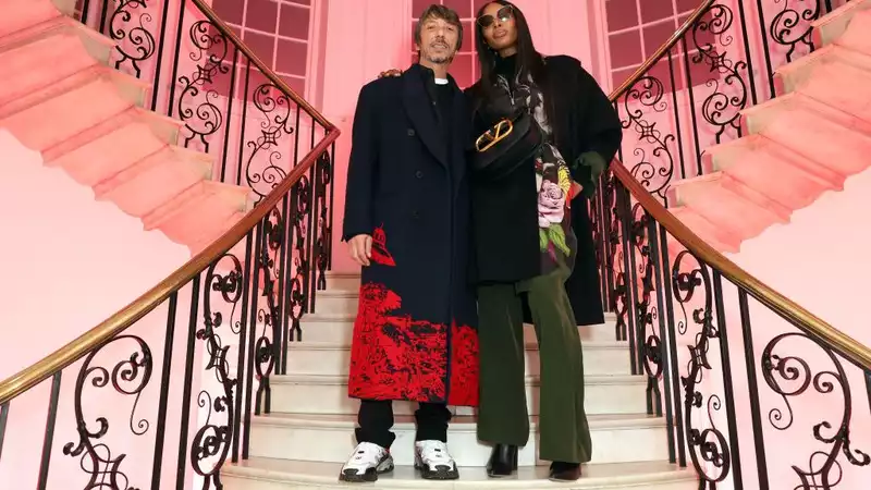 Valentino Raises Money for Spallanzani Hospital in Fall 2020 Campaign