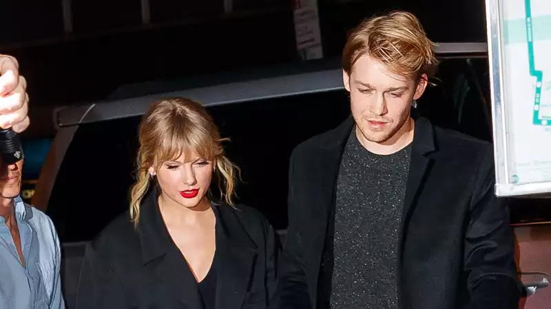 Joe Alwyn reveals his life with Taylor Swift on Instagram