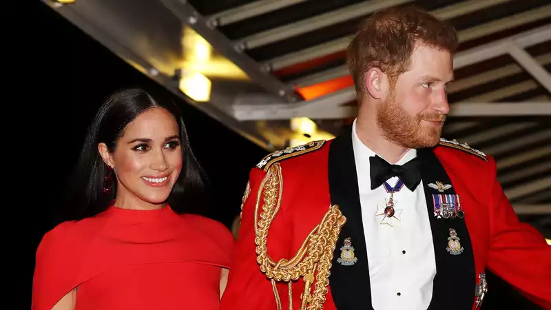 Someone redirected Harry and Meghan's "Archewell" site to Kanye's "Gold Digger."