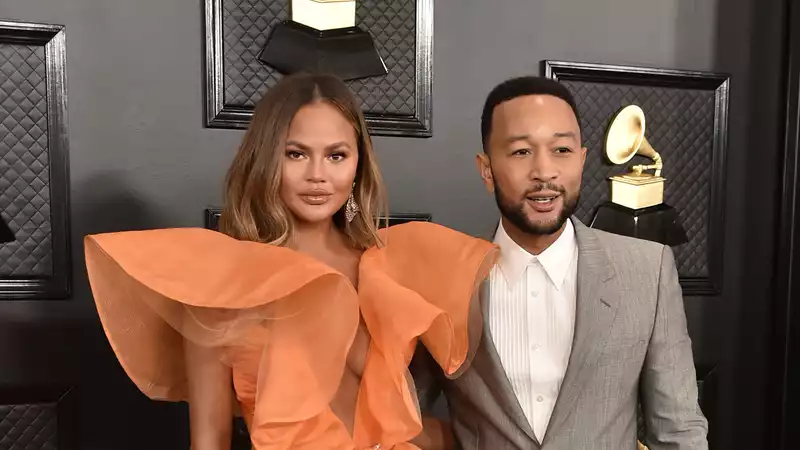 Chrissy Teigen and John Legend wed for Luna's stuffed animal