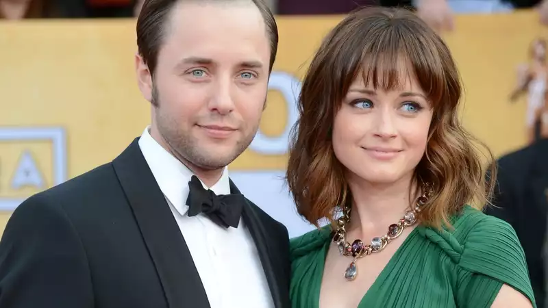 Alexis Bledel and husband to divorce after 8 years of marriage.