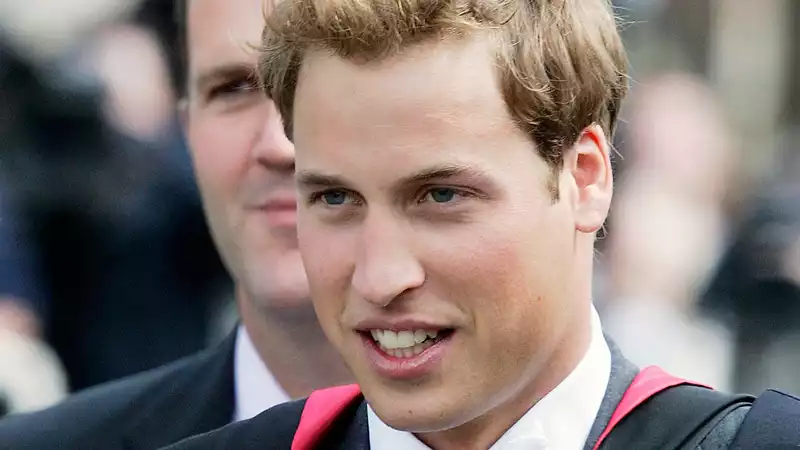 Anxious Prince William confides his feelings for Kate Middleton to the Queen.