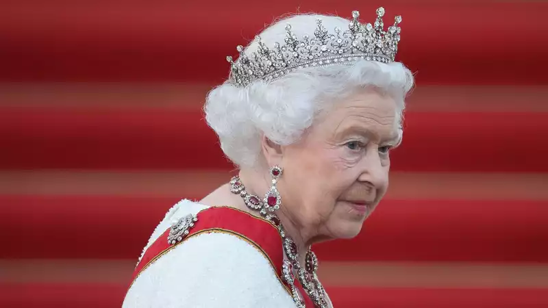 Celebrity Reactions to the Passing of Queen Elizabeth