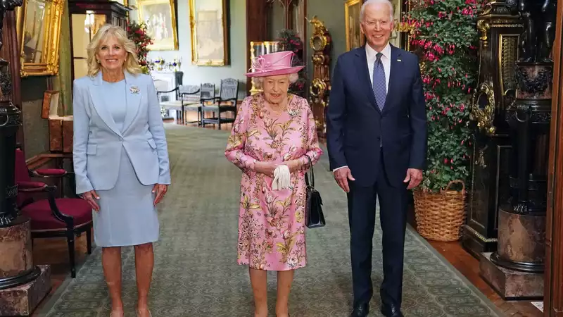 President Joe Biden and Mrs. Jill Biden receive news of the Queen's passing.