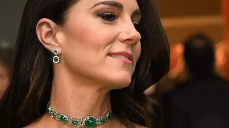 Princess Catherine wears Princess Diana's emerald choker