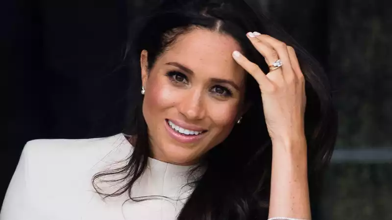 Meghan Markle Regrets What She Wore When She First Met the Queen