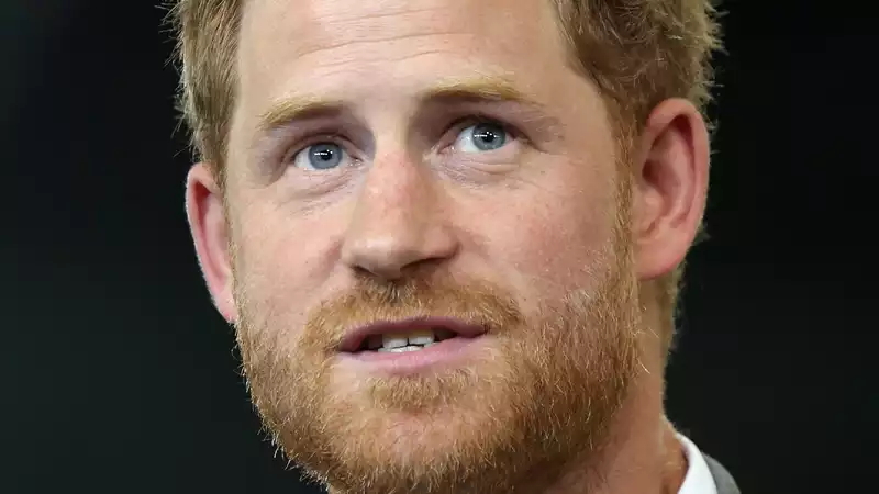 Prince Harry looks "like he's given up trying" in ITV interview trailer, body language expert says