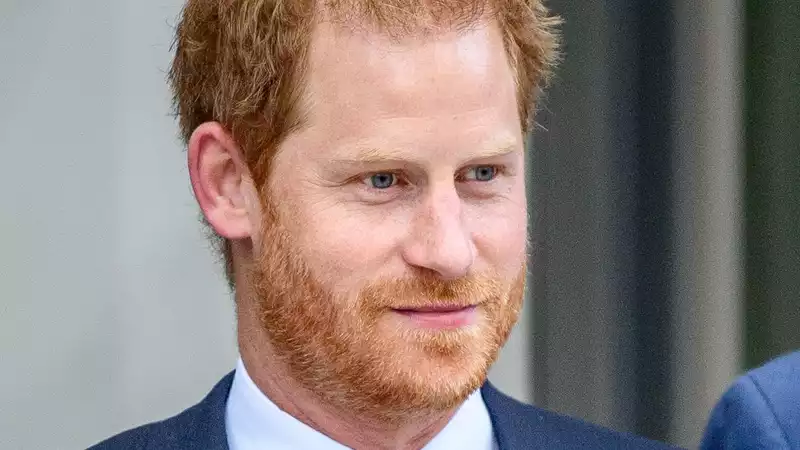 Prince Harry "bashes" family, "broken relationships can never be mended," royal historian says.