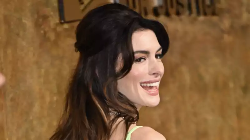 Anne Hathaway Revives the Beehive