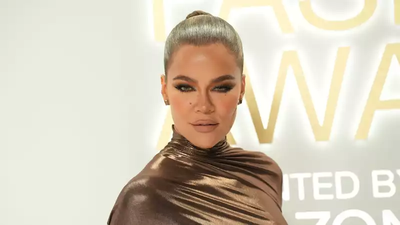 Khloe Kardashian's metallic lip is literally solid gold