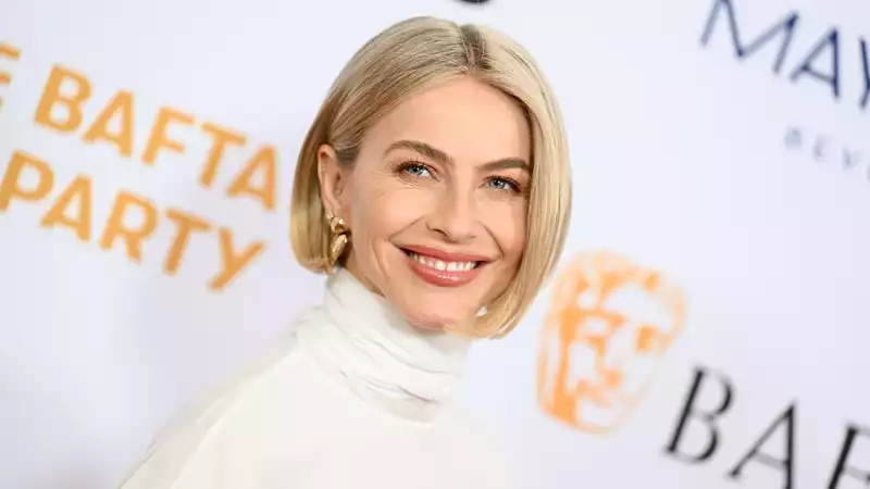 Julianne Hough Revamps Makeup Routine