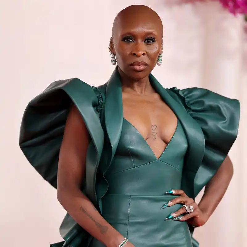 Cynthia Erivo is the "evil" witch of dark green Louis Vuitton at the Oscars.