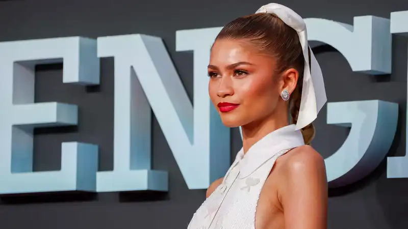 Zendaya's "Challengers" London Premiere Dresses with Tennis Racket and Coquette Ribbon