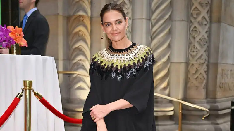 Katie Holmes' spin at the Ballet Gram includes an elegant beaded maxi dress