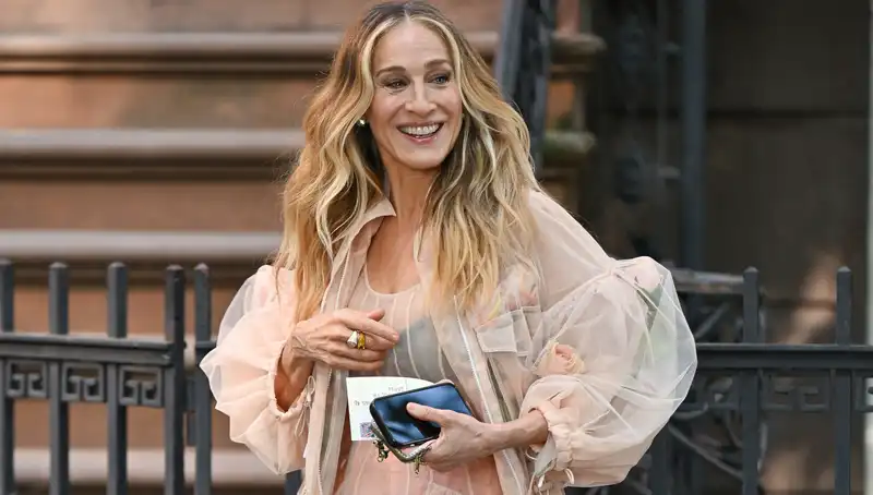 Sarah Jessica Parker gives a sheer makeover to Carrie Bradshaw's famous tutu