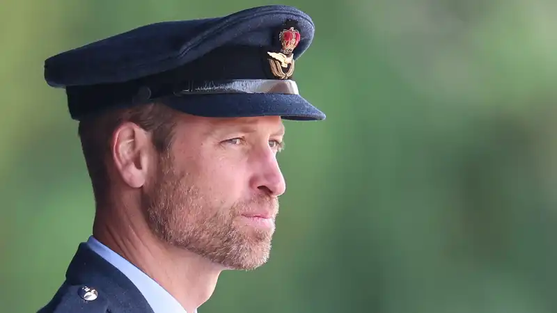 Prince William and Beard Visit Air Force Base That Got Wings