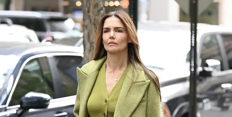 Katie Holmes puts a “Rich Mom” spin on Charli XCX's Brat Green trend