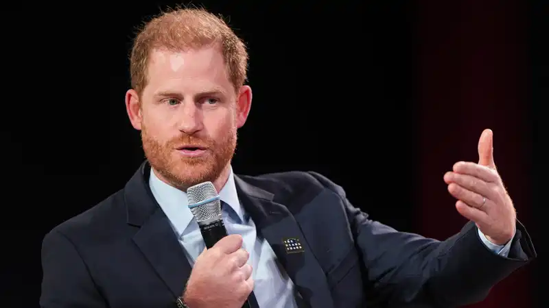 Prince Harry Honors Diana Award 'Activist Army' on First Visit to New York