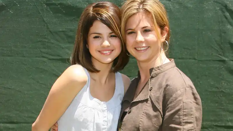 Mandy Teefey insists daughter Selena Gomez “have her own umbrella” in the early days of her fame.